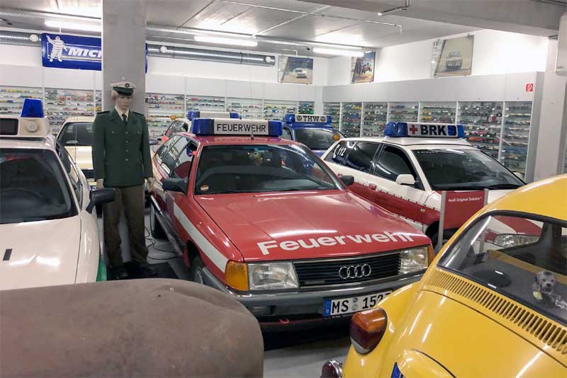 Kleine (hinten) und große Fahrzeuge im Stadtlohner Museum. Kleine (hinten) und große Fahrzeuge im Stadtlohner Museum.