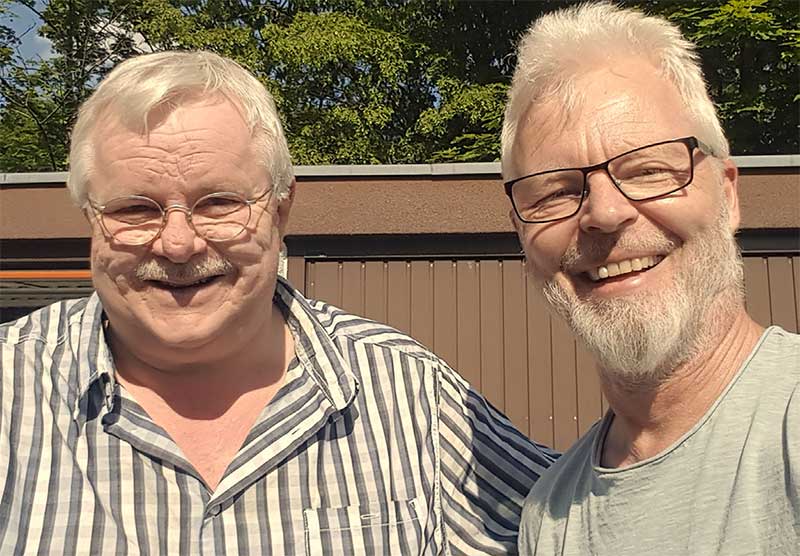 Nur Tage nach der ersten Kontaktaufnahme holte Johannes Voorhöve (rechts) den Capri bei Jochen Cremer in Monheim ab. Nur Tage nach der ersten Kontaktaufnahme holte Johannes Voorhöve (rechts) den Capri bei Jochen Cremer in Monheim ab.