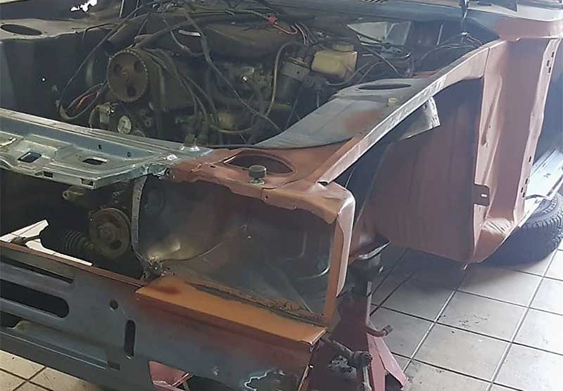 Auf eigener Achse ging es nach Elz, wo sogleich mit der Restauration begonnen wurde. Auf eigener Achse ging es nach Elz, wo sogleich mit der Restauration begonnen wurde.