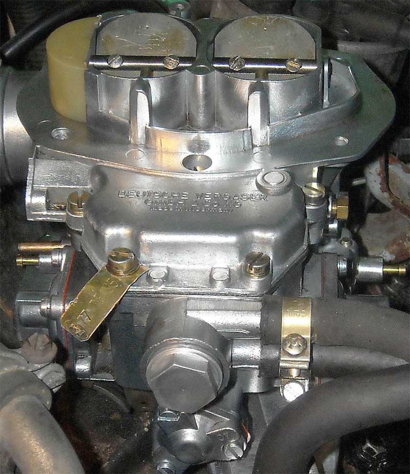 Sieht gut aus, funktioniert wieder perfekt: Der Solex-Vergaser eines 90 PS V6 unter der Haube eines Capri II. Sieht gut aus, funktioniert wieder perfekt: Der Solex-Vergaser eines 90 PS V6 unter der Haube eines Capri II.