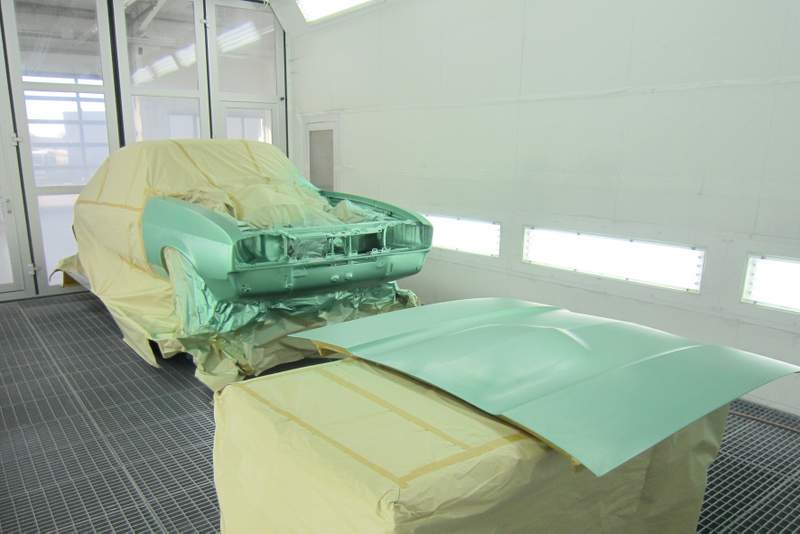 Wieder in Farbe. Statt „Mediterrangrün-Metallic 75“ wurde allerdings ein modifiziertes „Suzuki Grass-Green-Metallic“ aufgetragen. Wieder in Farbe. Statt „Mediterrangrün-Metallic 75“ wurde allerdings ein modifiziertes „Suzuki Grass-Green-Metallic“ aufgetragen.