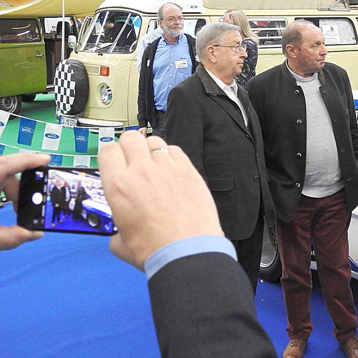 Im Fokus auf dem Capri-Stand: Thomas Ammerschläger und Jochen Mass. Im Fokus auf dem Capri-Stand: Thomas Ammerschläger und Jochen Mass.