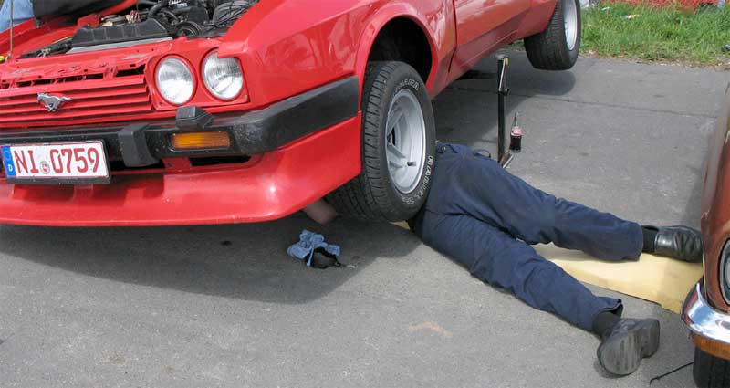 Dieter bei der Kollegenhilfe am Nürburgring. Dieter bei der Kollegenhilfe am Nürburgring.