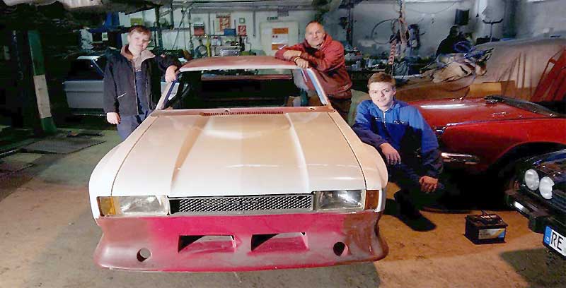 Leon Stier, Dirk Zentara, Robin Stier und ein 'böser Blick' Leon Stier, Dirk Zentara, Robin Stier und ein 'böser Blick'