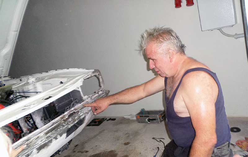 Unter den Verbreiterungen lauerte das Grauen. Und am Boden, und an den Seitenwänden und, und, und. Unter den Verbreiterungen lauerte das Grauen. Und am Boden, und an den Seitenwänden und, und, und.