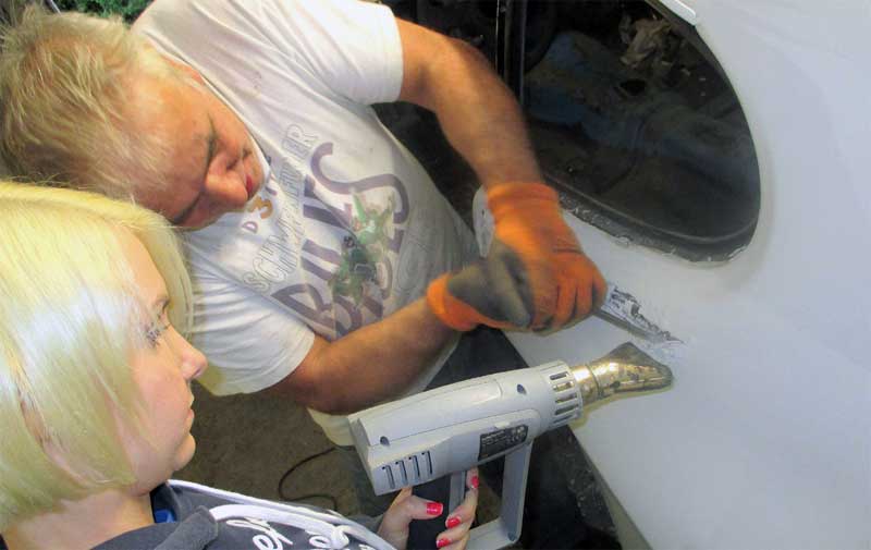 Unter den Verbreiterungen lauerte das Grauen. Und am Boden, und an den Seitenwänden und, und, und. Unter den Verbreiterungen lauerte das Grauen. Und am Boden, und an den Seitenwänden und, und, und.