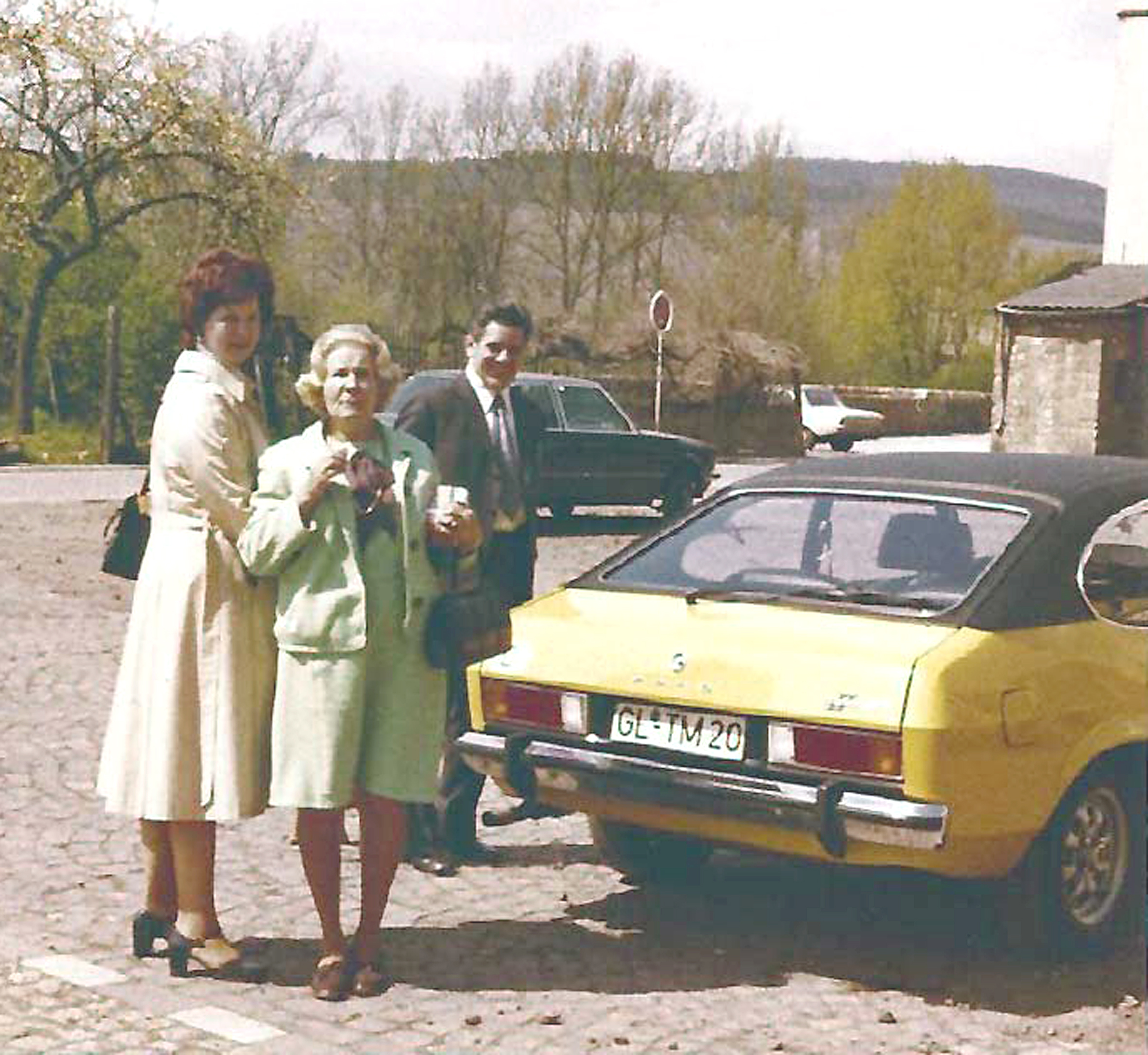 Der gesuchte gelbe Capri MK II 1600 GT des Erstbesitzers Anton Meyer! Der gesuchte gelbe Capri MK II 1600 GT des Erstbesitzers Anton Meyer!