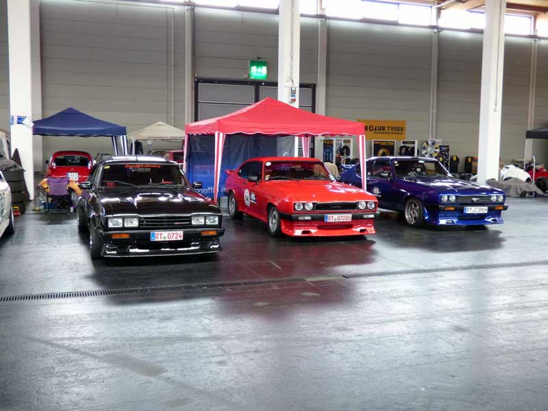 Drei Capris im Vintage Racing-Fahrerlager Drei Capris im Vintage Racing-Fahrerlager